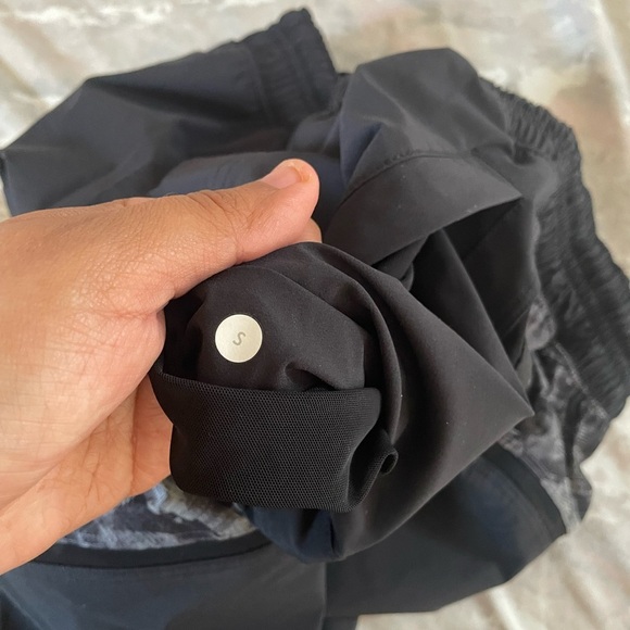 Lululemon Pace Breaker shorts - Picture 4 of 4